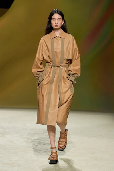Look 4